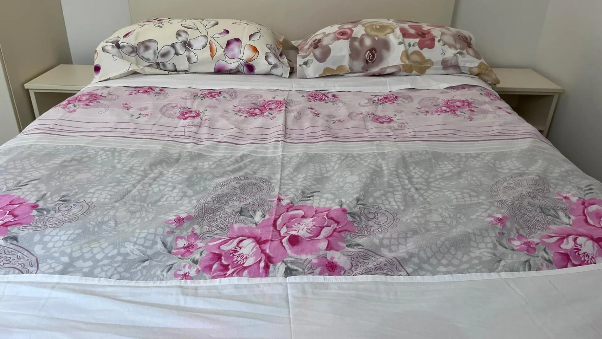 Rooms & Apartment Mama Mia Малинска 4*,